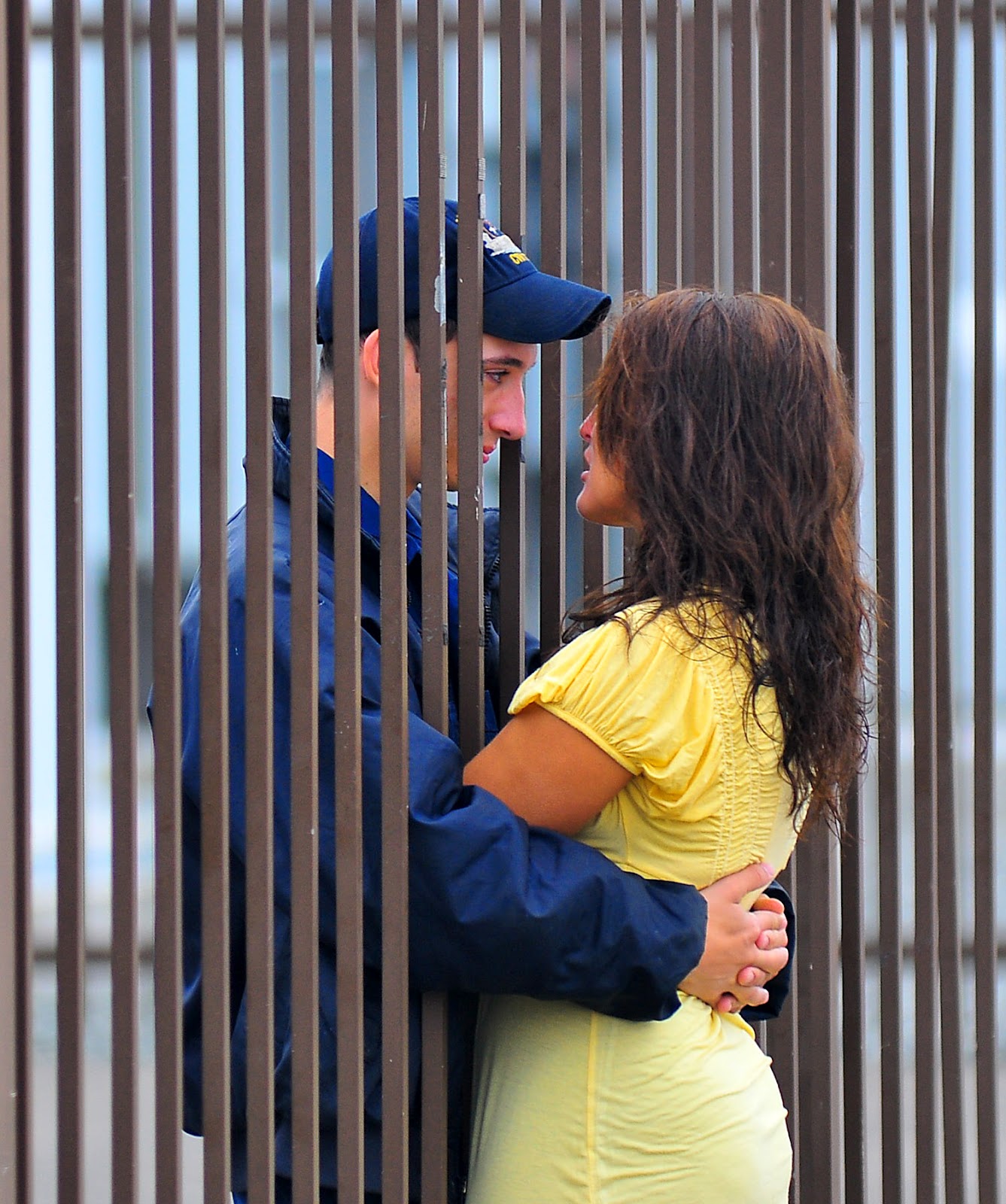 http://4.bp.blogspot.com/-ZDdhAMC3G3Q/T-_7qJ4NgQI/AAAAAAAADHo/A_Ij2Ys6xXY/s1600/couple%20love%20hugging%20hug%20miss%20u%20alone%20sad%20girls%20kissing%20kiss%20cute%20emo%20making%20love%20photography%20tumblr%20(8).jpg