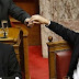 "Το δίκοπο μαχαίρι των εκλογών"