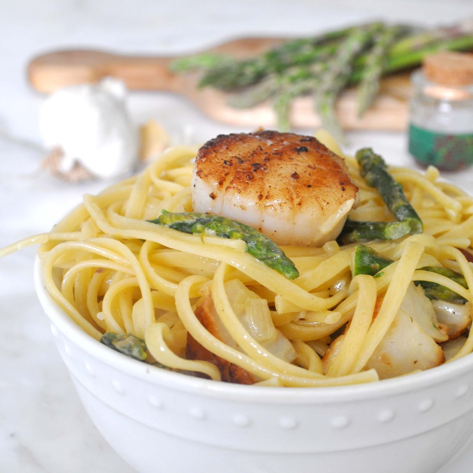 Cooking with Manuela Linguine Pasta with Sea Scallops and Asparagus Creamy Sauce