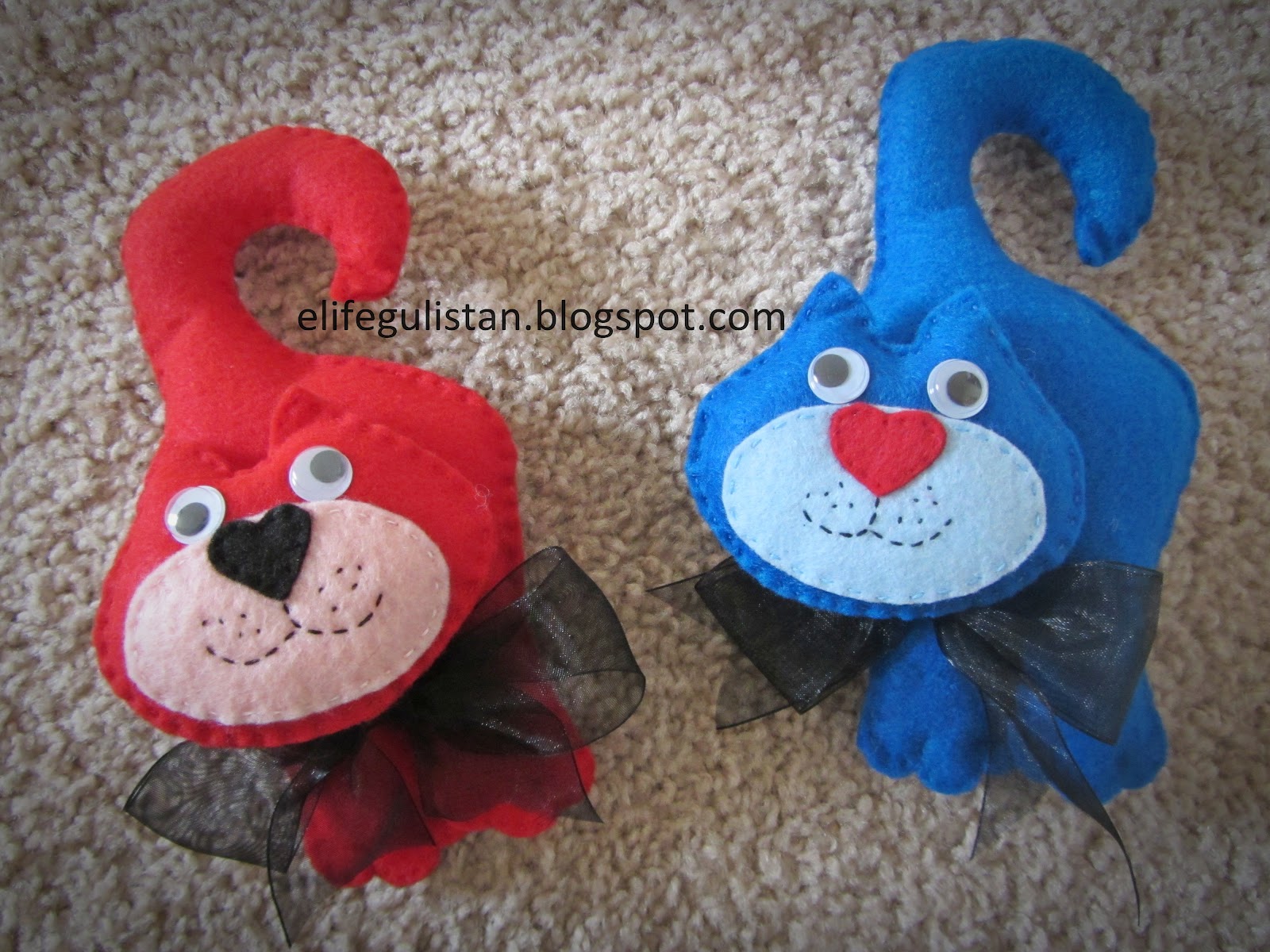 Gülistan Kediciklere Devam.../ Felt Cat Decorative Door Knob Hanger