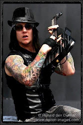 Synyster gates ( guitar lead )