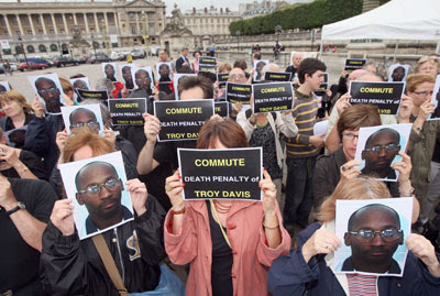 Vídeo: Troy Davis es ejecutado pese a la oposición mundial