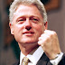 Bill Clinton defiende a su esposa de ataques de Trump