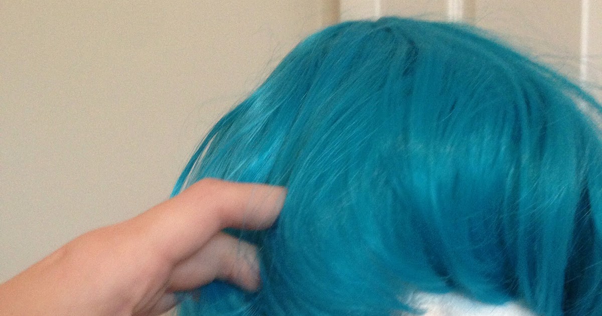 Alexa's Style Blog WigWednesday Wig Care Tutorial How to Brush and