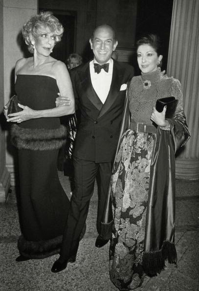 Oscar de la Renta with Pat Buckley and Mercedes Kellog by Getty Images | Ses Rêveries Oscar de la Renta with Pat Buckley and Mercedes Kellog by Getty Images | Ses Rêveries