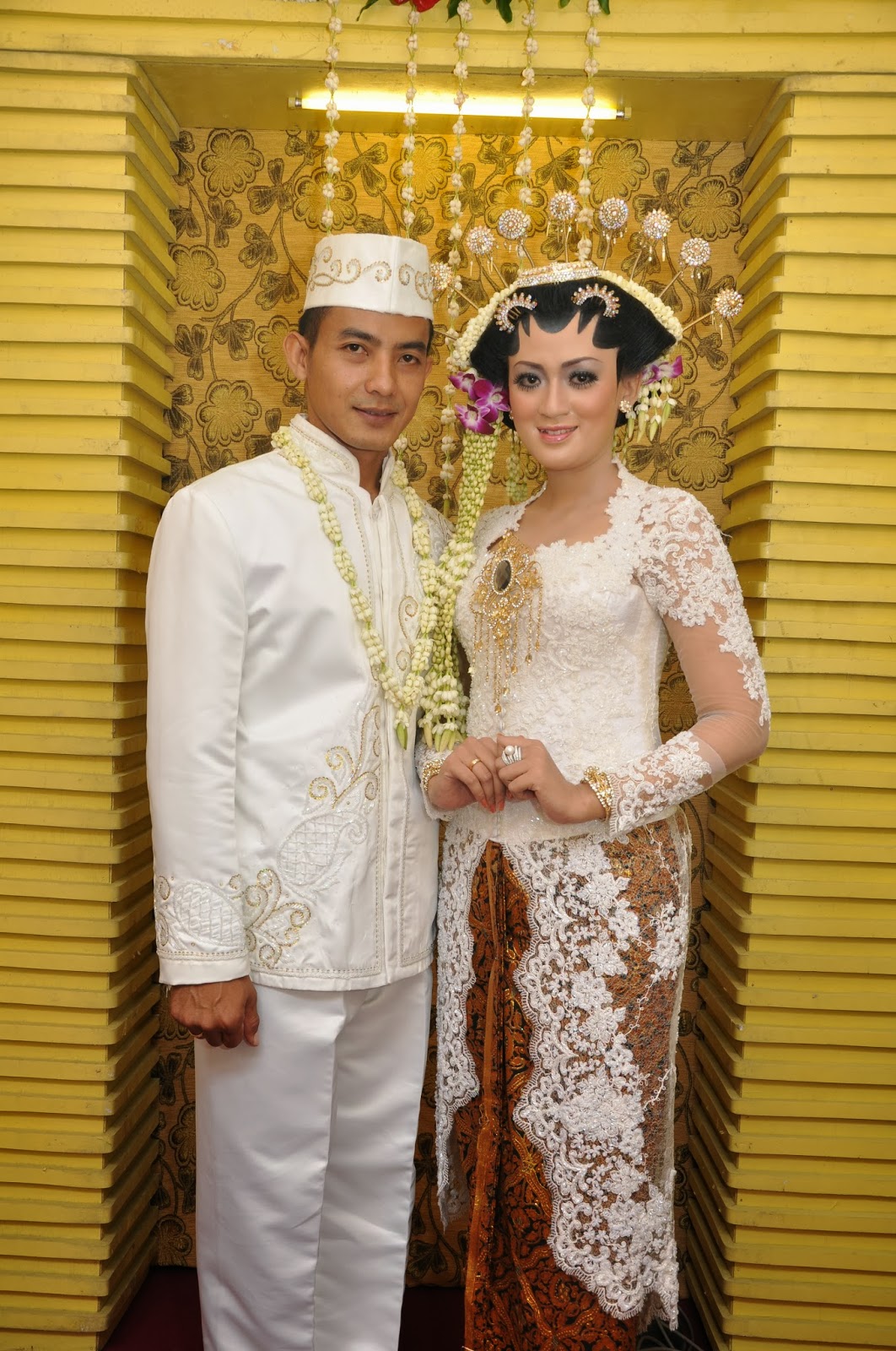 Paket Rias Pengantin Dekorasi Pelaminan & Tenda VIP Rias rias pengantin 5373