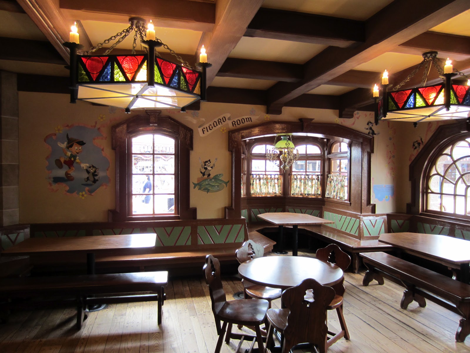 Digital Disney World: DDW Pic 258. Pinocchio Village Haus