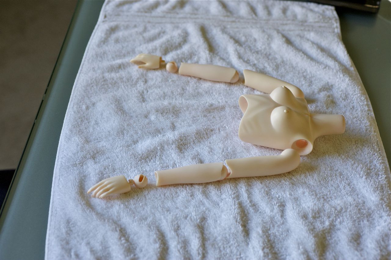 THE FASHION DOLL REVIEW Restringing tutorial, part I the torso