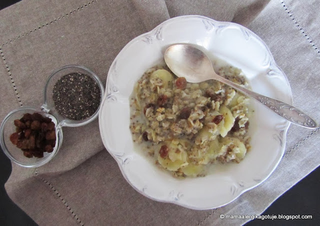 Owsianka z chia bez mleka, bez jajek, bez glutenu, wegańska