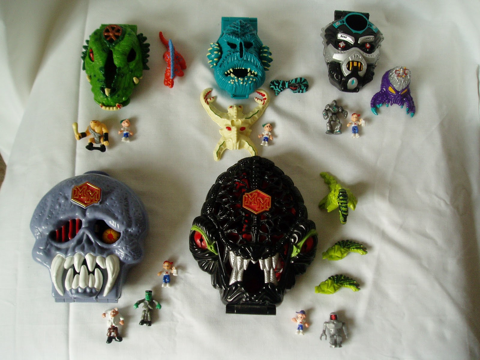 polly pocket monster