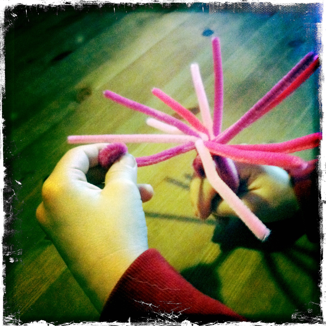 babies love love & other good stuff [ easy to make pipe cleaner roses