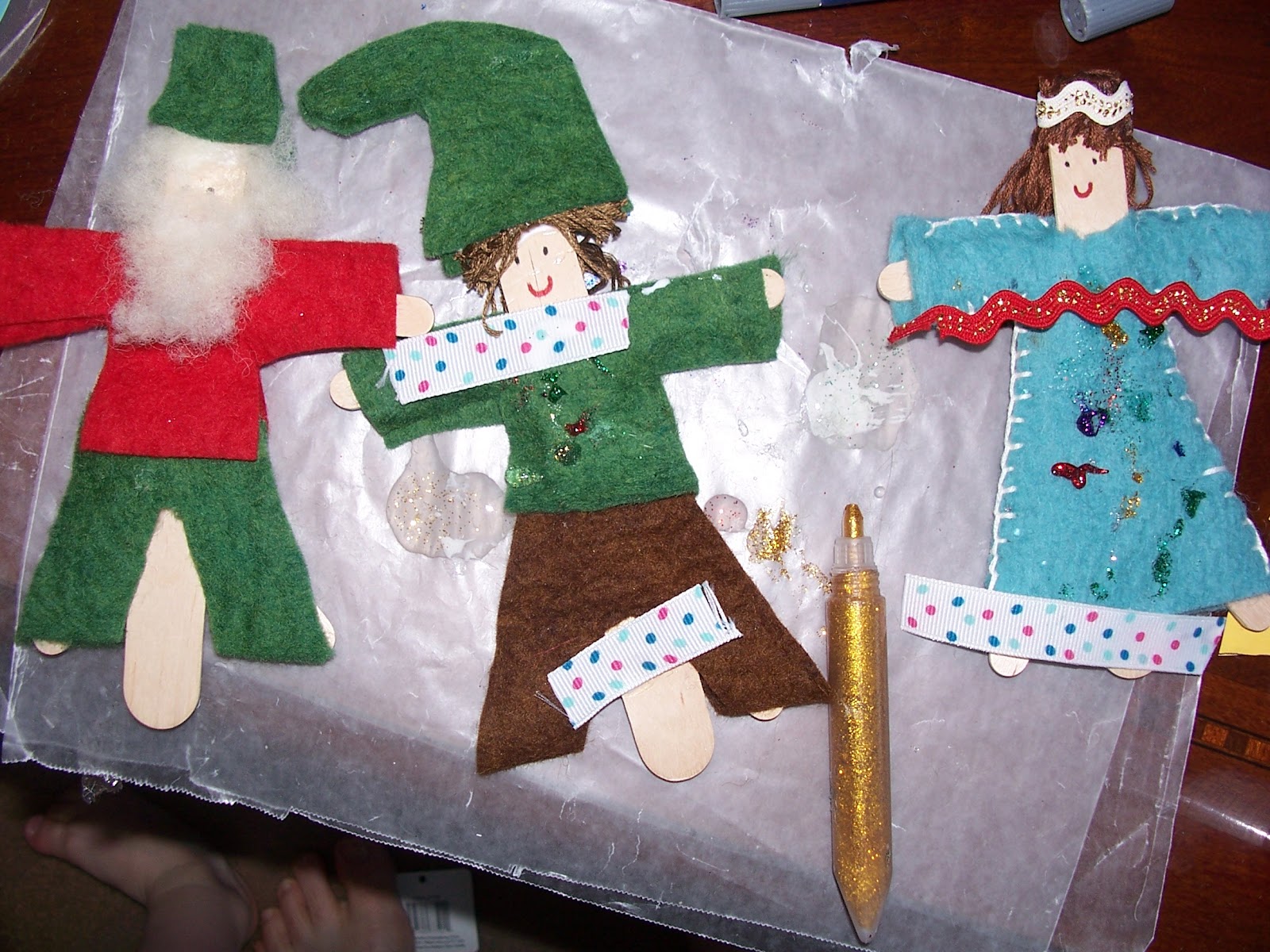 Crafty Moms Share Popsicle Stick Puppets