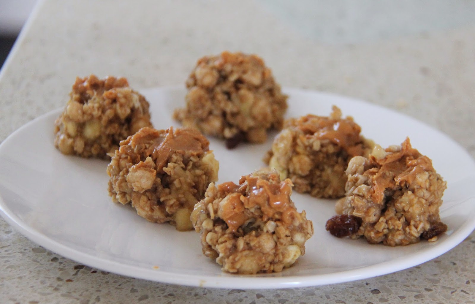 protein balls with banana and oats