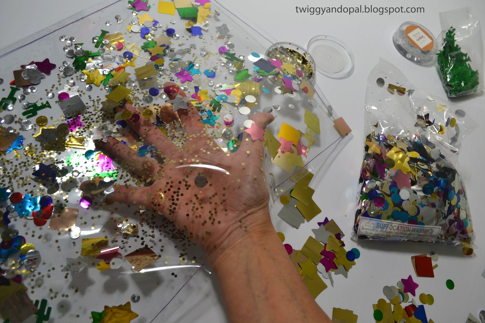 Twiggy and Opal Glitter Clear Vinyl Placemat Tutorial