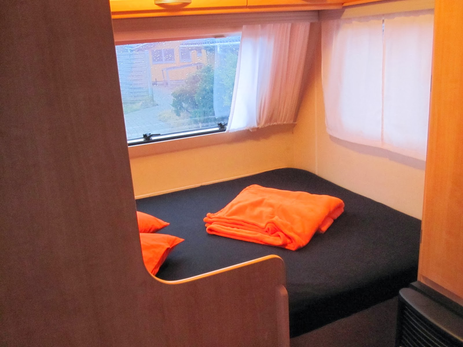 Rundt om camping Nye gardiner til campingvognen Sterckeman Starlett