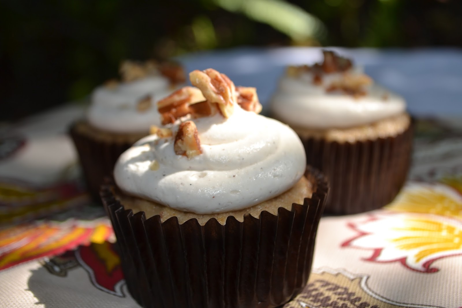 Live... Bake... Love... Hummingbird Cupcakes with Cinnamon Maple