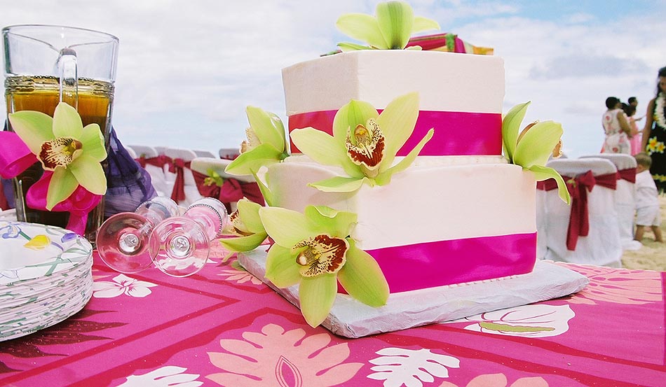 hawaiian wedding decorations tropical wedding cakes