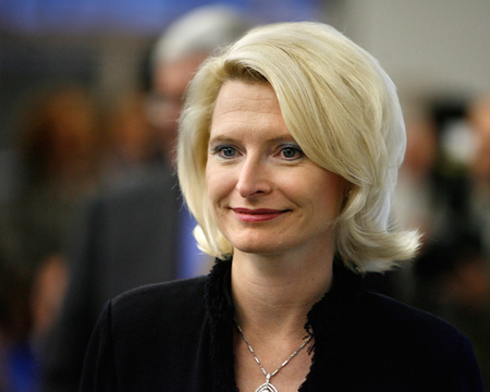 Callista Gingrich, did she get plastic surgery? (image hosted by http://kikoshouse.blogspot.com.es) Callista Gingrich, did she get plastic surgery? (image hosted by http://kikoshouse.blogspot.com.es)