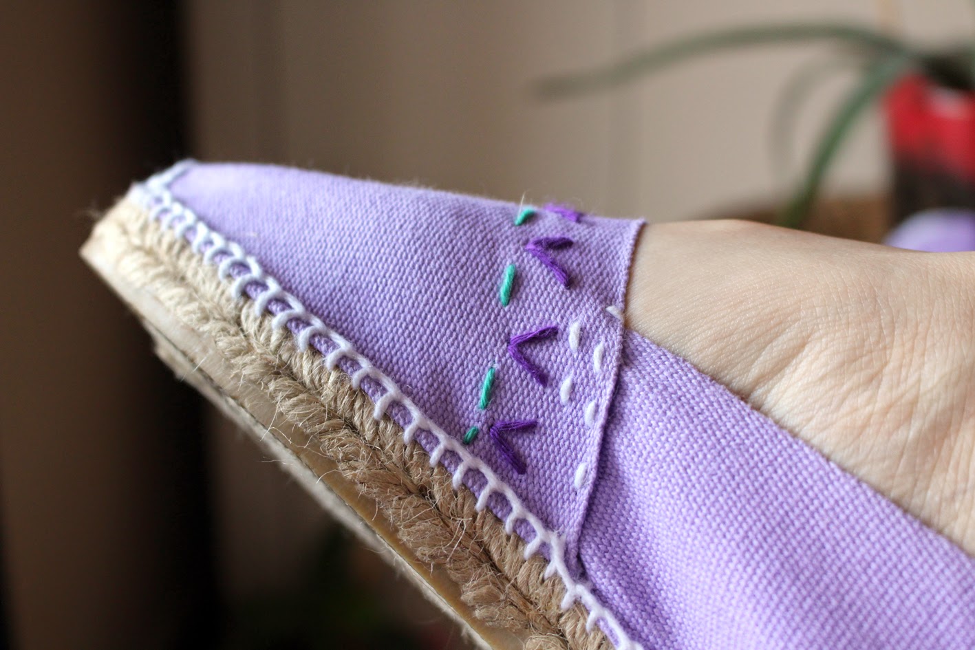 Es dífícil que queden exactamente las dos iguales, pensad que es artesanal y DIY ¡será precioso igual!