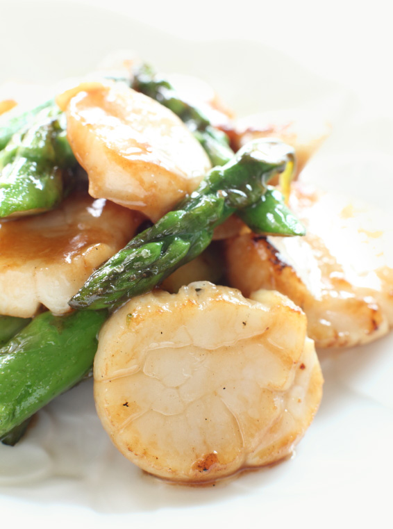 online worldwide recipes Scallop and asparagus saute with lemon and thyme