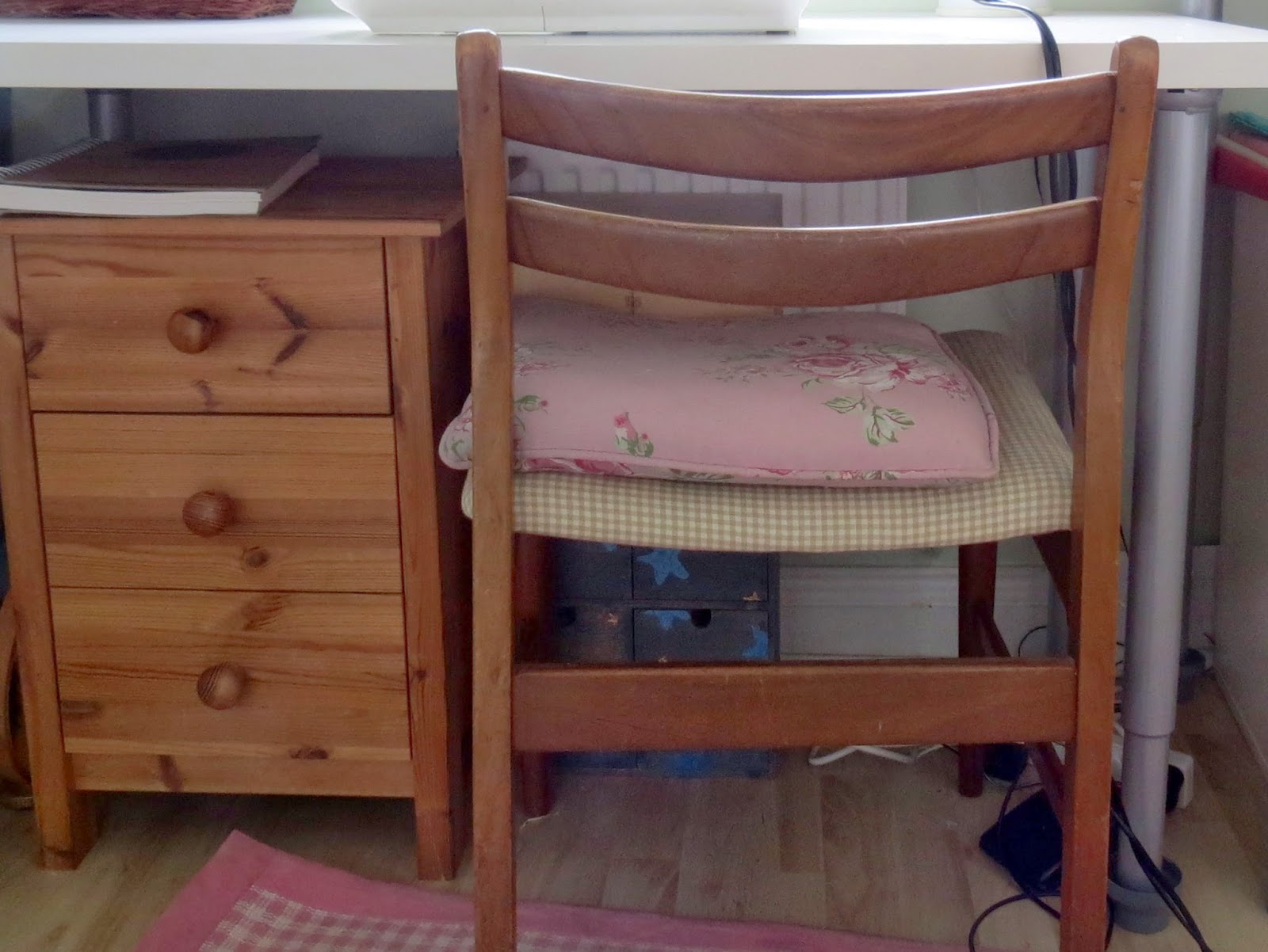 A Little Happy Place: A little makeover...