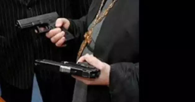 Πάτρα: Ιερέας πυροβόλησε και σκότωσε δύο σκυλιά Πάτρα: Ιερέας πυροβόλησε και σκότωσε δύο σκυλιά