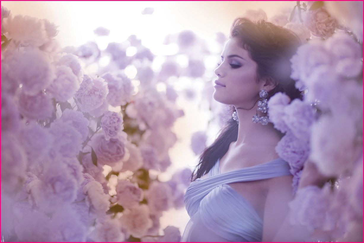 http://4.bp.blogspot.com/-ZUeny1_h1e4/TcBQYu_ZlXI/AAAAAAAAAAM/jLtJ7IZQ5U8/s1600/Selena-Gomez-A-Year-Without-Rain-PROMOSHOOT-04.jpg