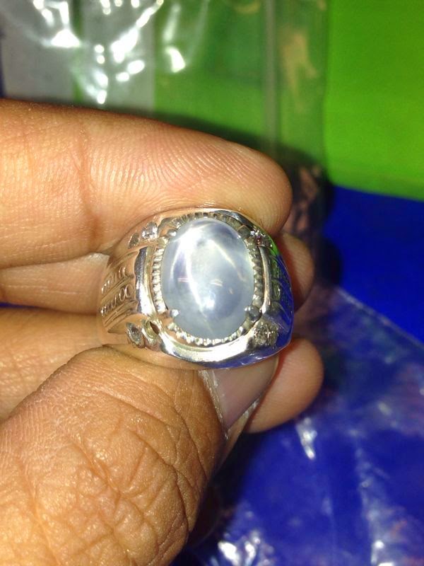 WHITE SAPPHIRE