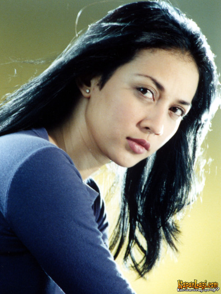 Dina Lorenza - Artis Cantik ~ toket artis indonesia