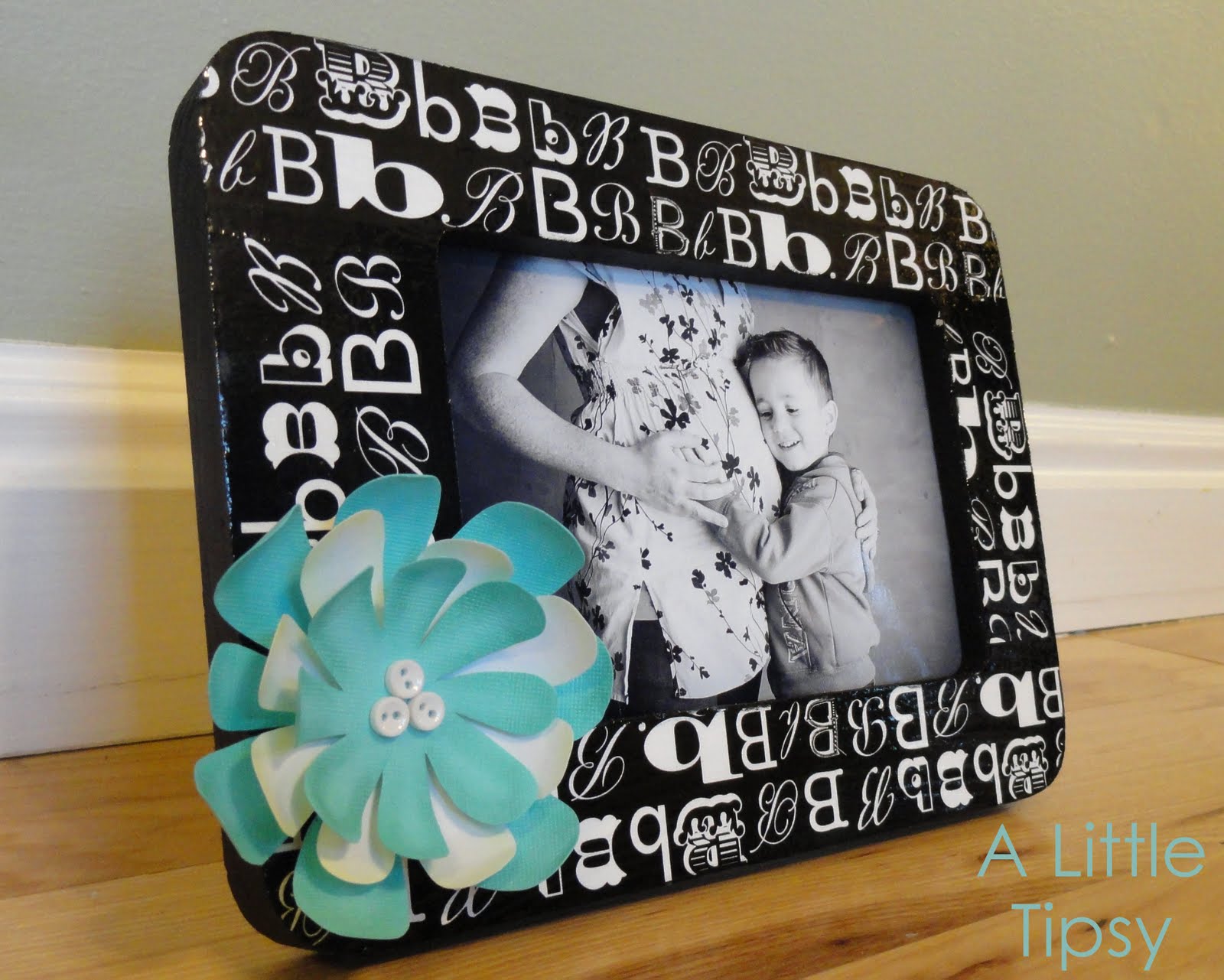 How to Upcycle Printable Art in Thrift Store Frames, Wall Art for Less  than $5!