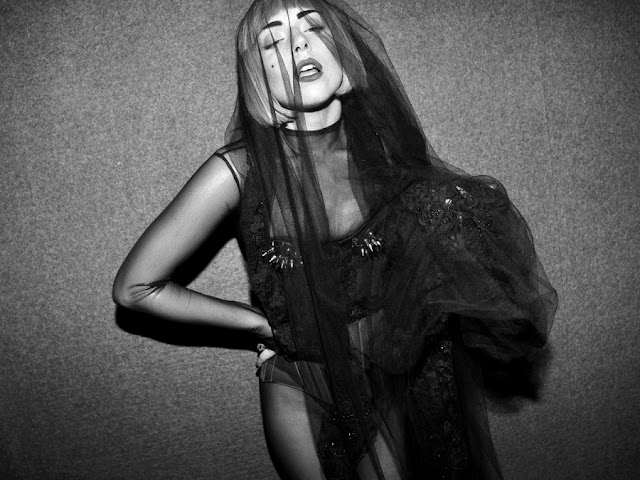 LADY GAGA lady gaga 2011 fashion awards. LADY GAGA