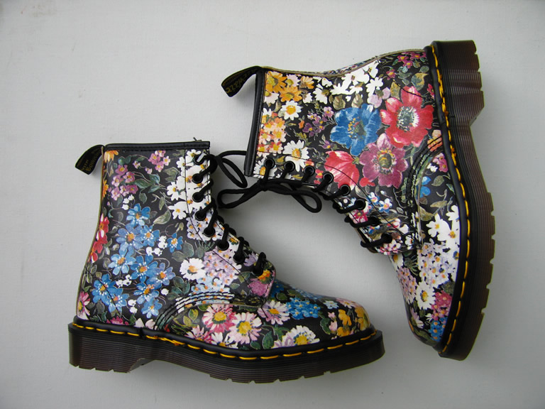 Apologise, but, Vintage floral dr martens possible Ready help Vintage floral dr martens