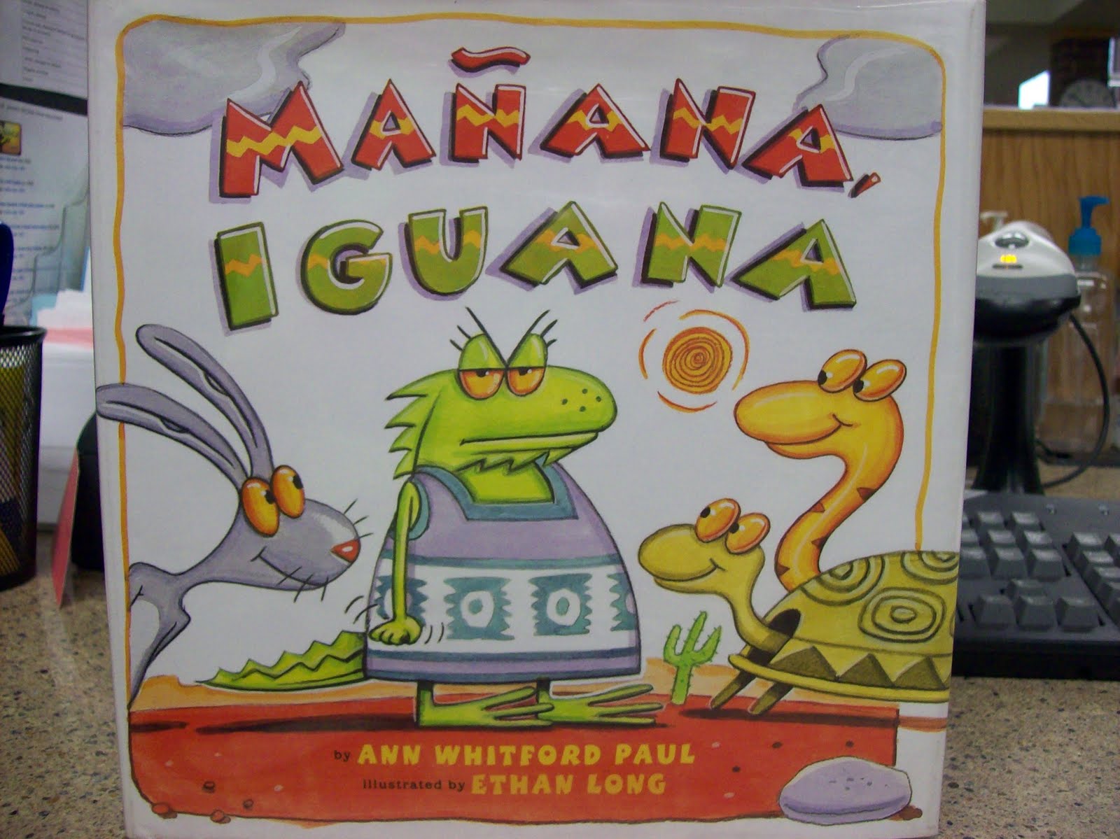 Manana, Iguana Ethan Long