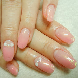 light pink nail designhttp
