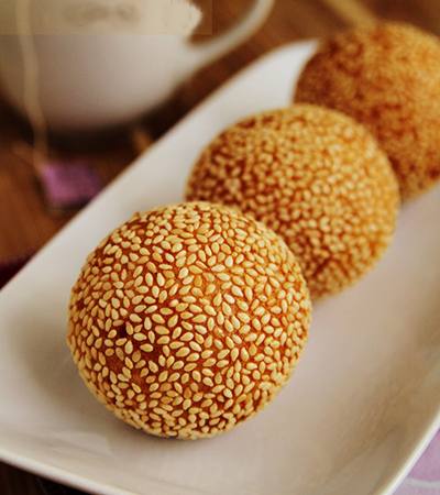 Sesame Rolled Cake Ball Sesame Rolled Cake Ball