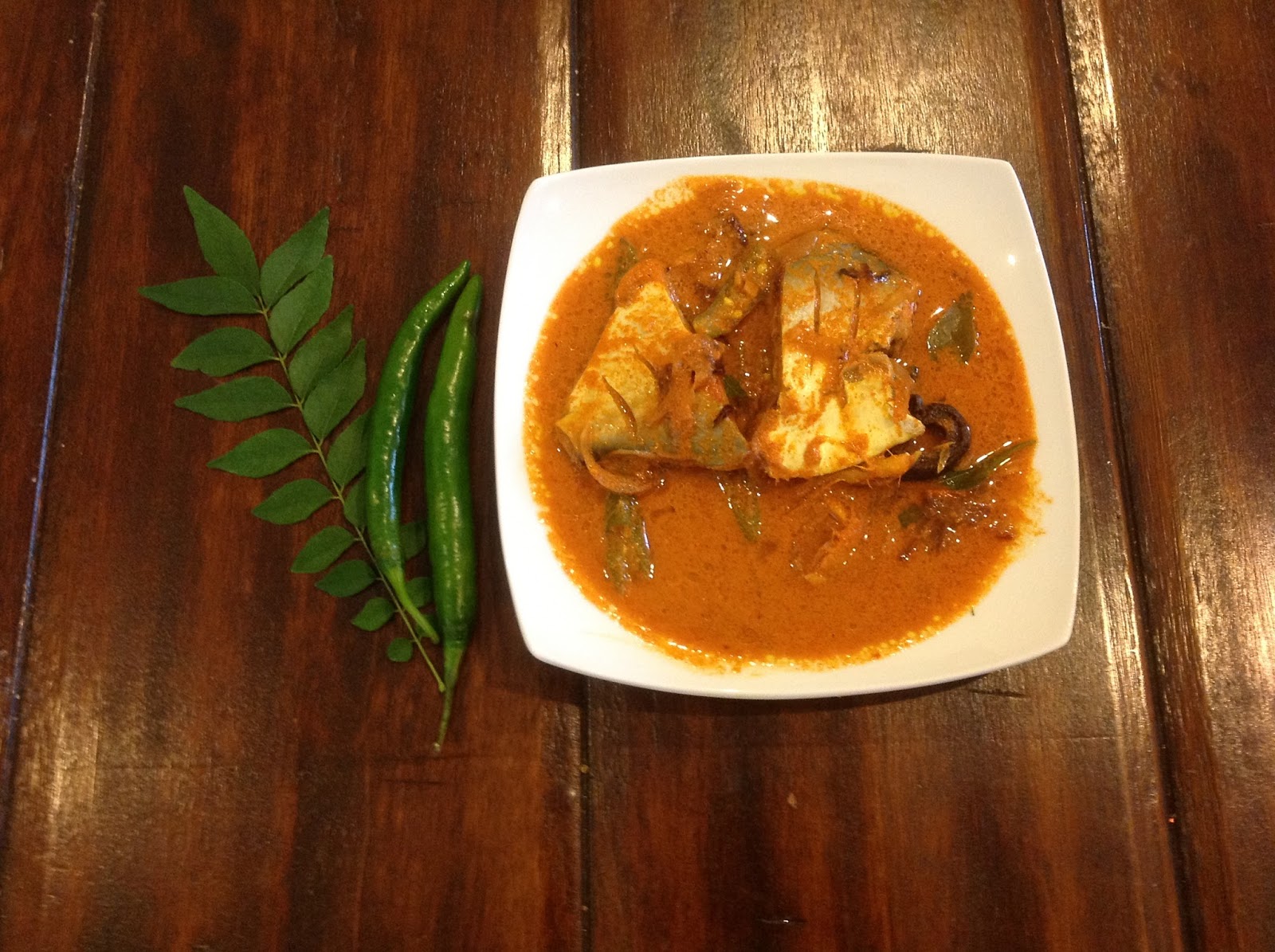 Cooking at Home Pomfret Curry (Avoli Curry)