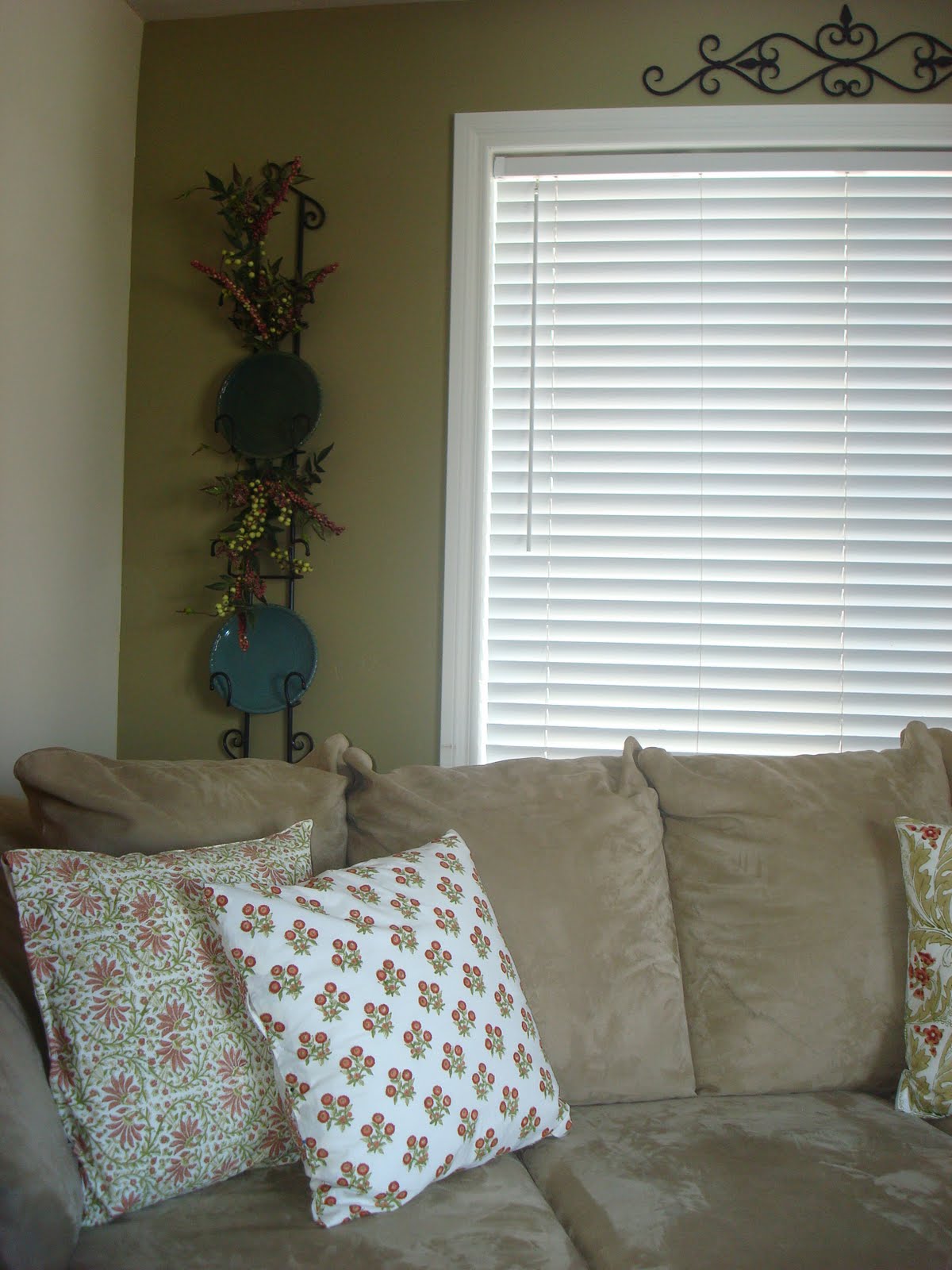 ImagineCozy How to Accessorize a Living Room