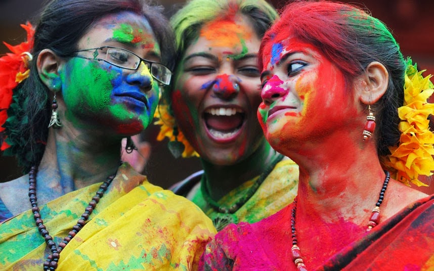 Women's playing holi in india Women's playing holi in india