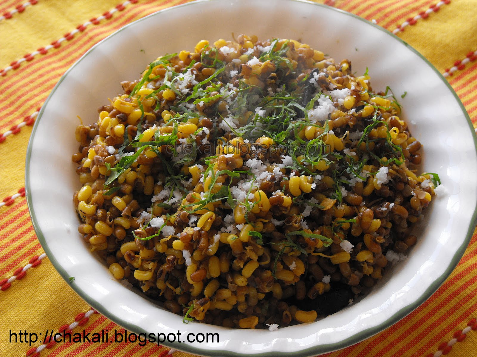Matki Usal à¤à¤à¤² Matki chi usal (stir fried moath beans).