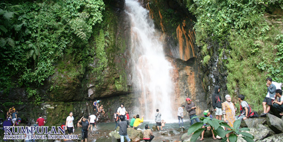 Mengunjungi Air Terjun atau Curug Cigamea Gunung Salak Bogor