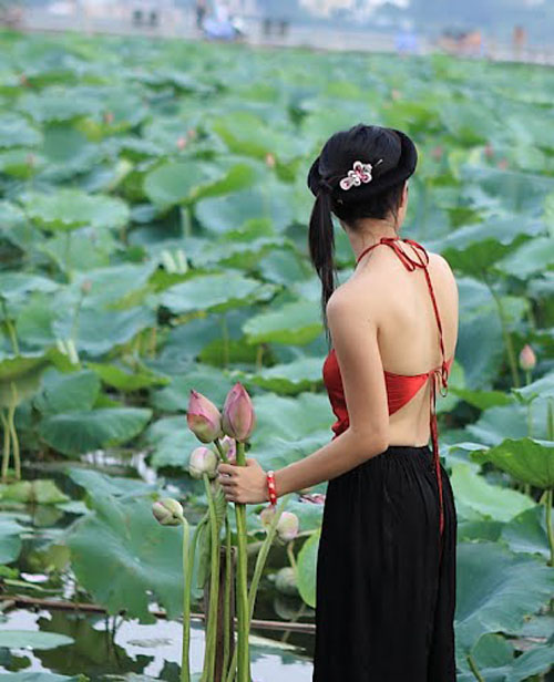 lanhue: Áo yếm - Di sản trang phục của Việt Nam | Việt 