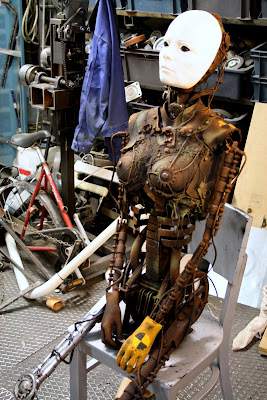 http://4.bp.blogspot.com/-ZhW3lRQvn3U/TgXEhPms_lI/AAAAAAAAAfU/CM_hcnJuCM4/s400/Cyborg.jpg