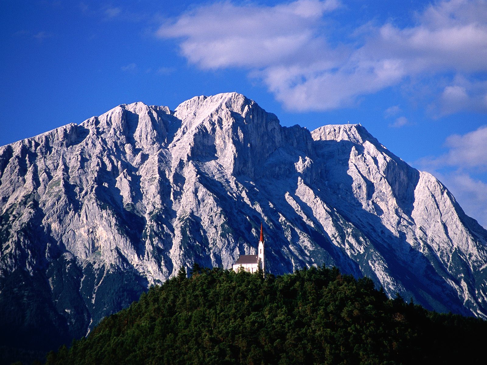 http://4.bp.blogspot.com/-ZioFDzEwewM/TonLBELpYzI/AAAAAAAAAY0/_ckpEwD4Hmc/s1600/Hillside+Church+and+Mount+Griesspitzen%252C+Tirol%252C+Austria.jpg