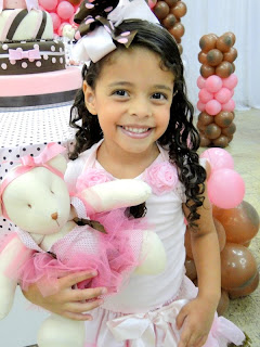 bailarina marrom e rosa