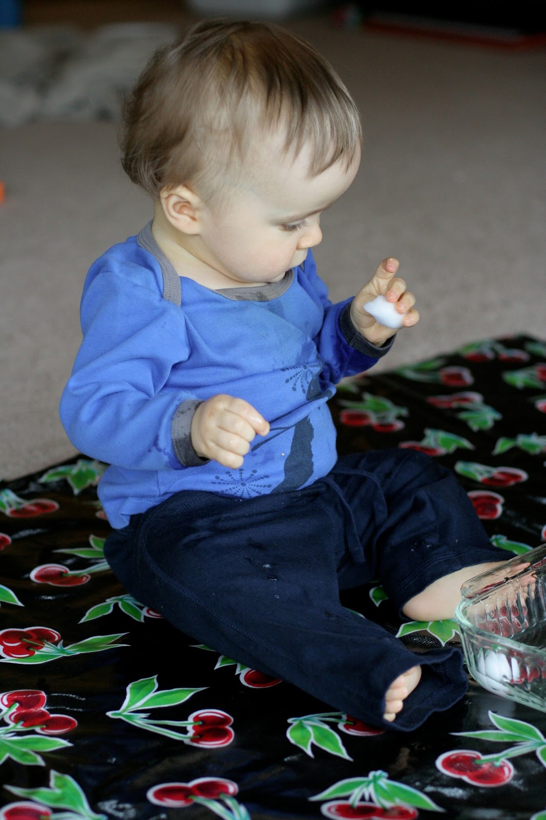 Super Easy Sensory Play Wet Cotton Balls