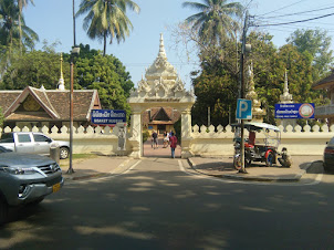 Entrance to SISAKET TEMPLE MUSEUM from the main road..