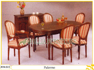 Meja dan Kursi Makan Kayu Jati Ukiran Palermo Meja dan Kursi Makan Kayu Jati Ukiran Palermo