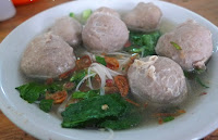 Bakso sapi dan kuah yang gurih Bakso sapi dan kuah yang gurih