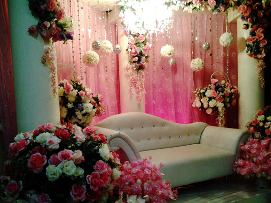 Pelamin+Terbaru Rozaini Bridal: Lagi contoh rekaan pelamin terbaru dari Rozaini Bridal