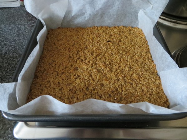 Flapjacks cooling in tin